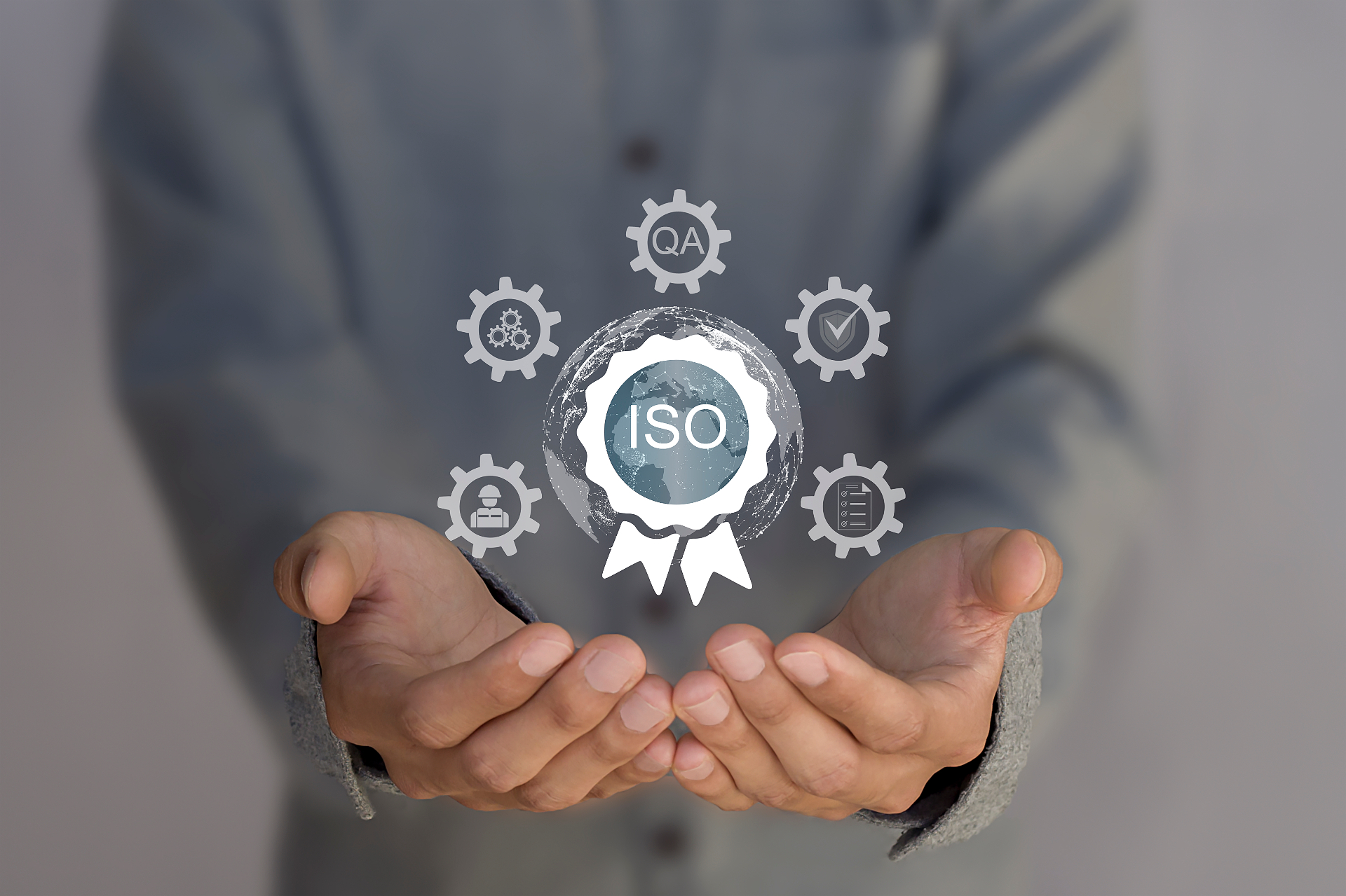 Certificación ISO en manos